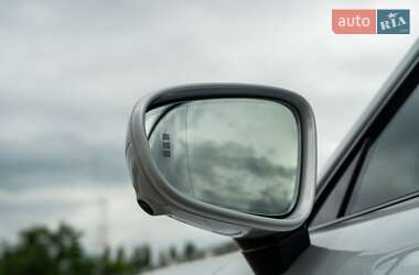 Седан Porsche Taycan 2021 в 