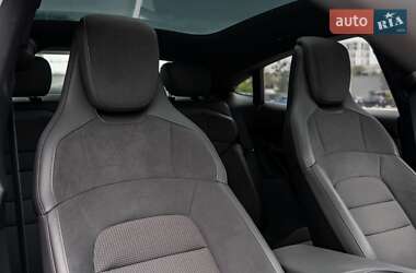 Седан Porsche Taycan 2021 в 