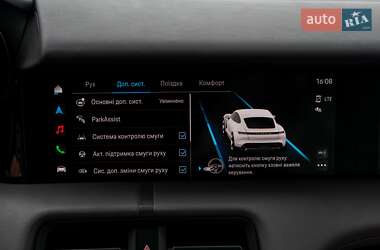 Седан Porsche Taycan 2021 в 