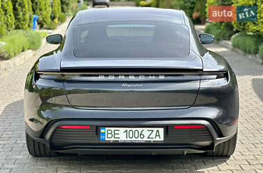 Седан Porsche Taycan 2021 в 