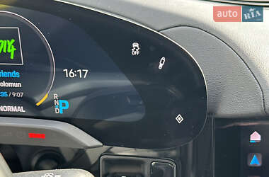 Седан Porsche Taycan 2021 в 