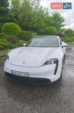 Седан Porsche Taycan 2022 в Киеве