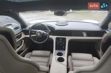 Седан Porsche Taycan 2022 в 