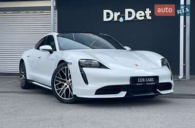 Седан Porsche Taycan 2020 в Киеве