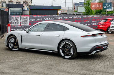 Седан Porsche Taycan 2020 в 
