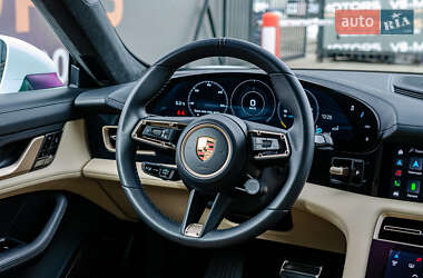 Седан Porsche Taycan 2020 в 