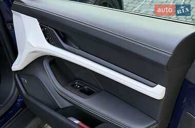 Седан Porsche Taycan 2021 в 