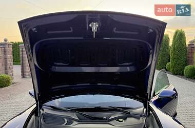 Седан Porsche Taycan 2021 в 