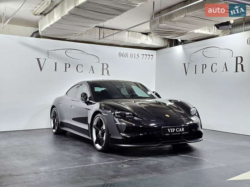 Седан Porsche Taycan 2021 в Киеве