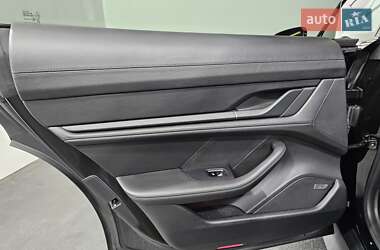 Седан Porsche Taycan 2021 в 
