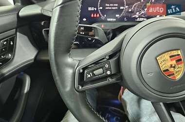 Седан Porsche Taycan 2021 в 
