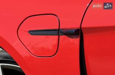 Седан Porsche Taycan 2022 в 