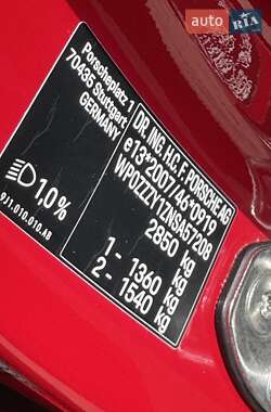Седан Porsche Taycan 2022 в 