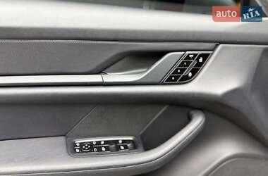 Купе Porsche Taycan 2021 в 