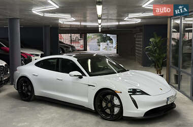 Седан Porsche Taycan 2020 в Одесі