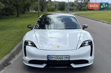 Седан Porsche Taycan 2020 в 