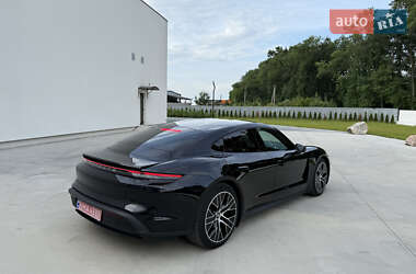 Седан Porsche Taycan 2021 в 
