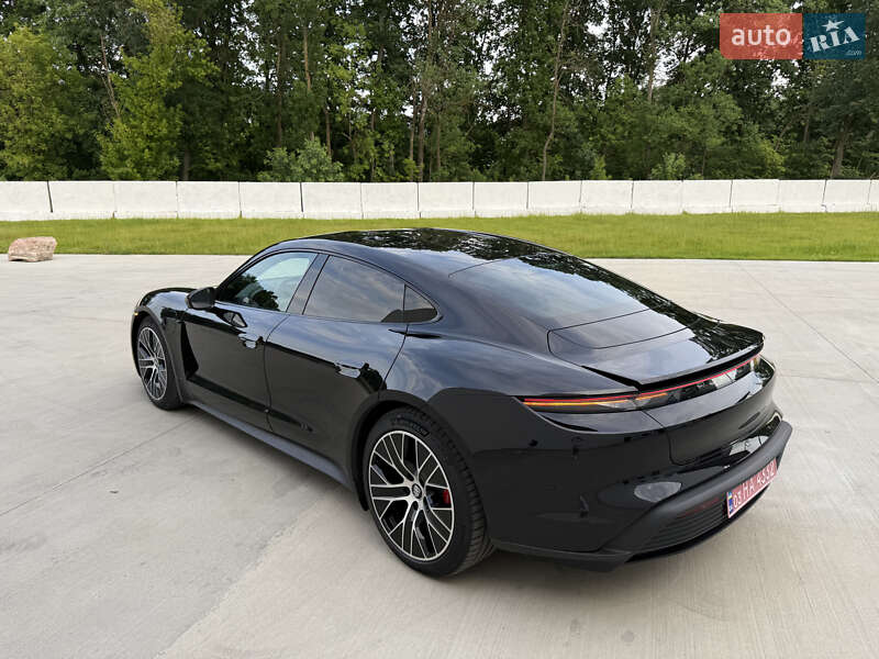 Седан Porsche Taycan 2021 в Луцке