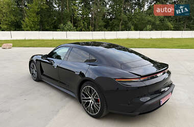 Седан Porsche Taycan 2021 в 