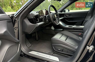 Седан Porsche Taycan 2021 в 