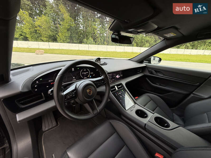 Седан Porsche Taycan 2021 в Луцке