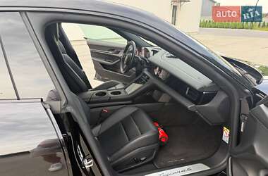 Седан Porsche Taycan 2021 в 