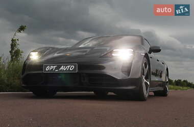 Седан Porsche Taycan 2021 в 