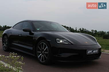 Седан Porsche Taycan 2025 в 