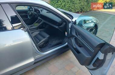 Седан Porsche Taycan 2021 в 