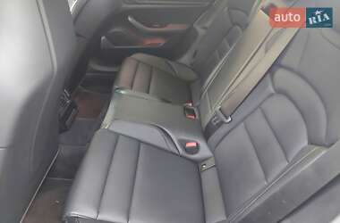 Седан Porsche Taycan 2021 в 