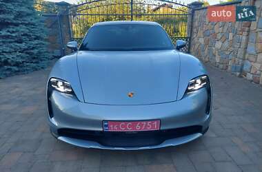 Седан Porsche Taycan 2021 в 