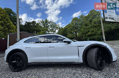 Седан Porsche Taycan 2021 в 