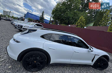 Седан Porsche Taycan 2021 в 