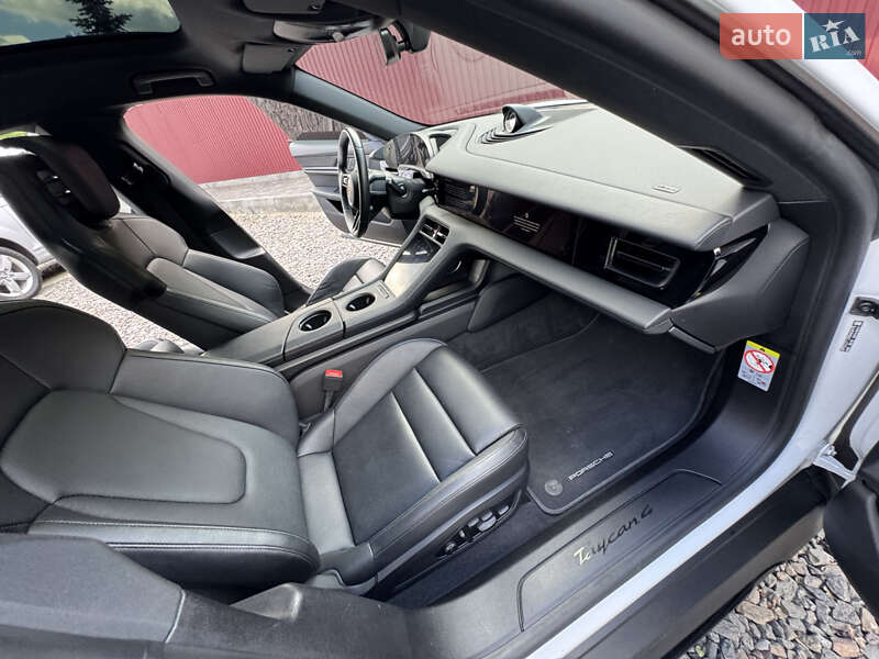 Седан Porsche Taycan 2021 в Трускавце