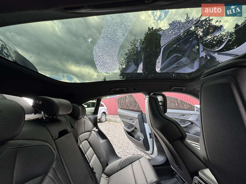 Седан Porsche Taycan 2021 в Трускавце