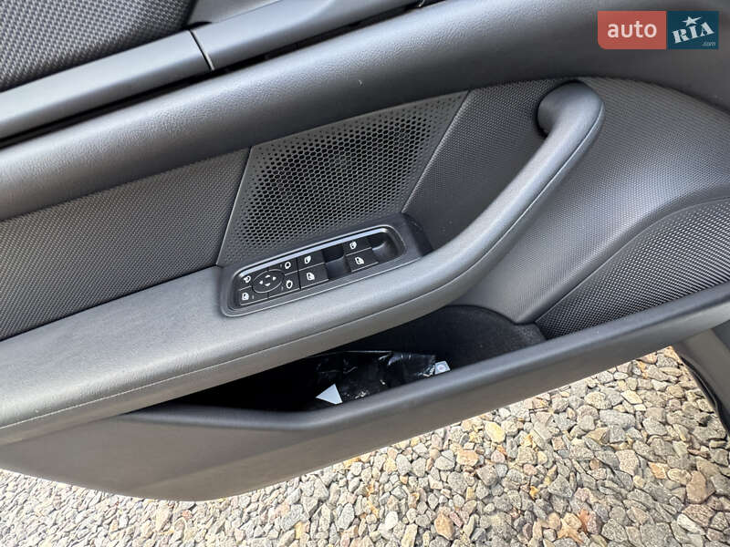 Седан Porsche Taycan 2021 в Трускавце