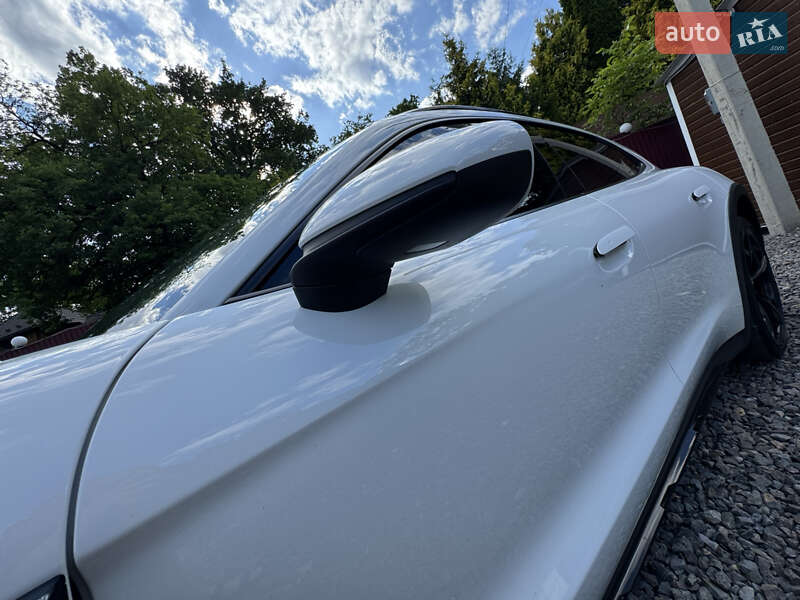 Седан Porsche Taycan 2021 в Трускавце