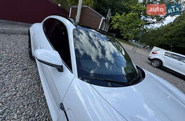 Седан Porsche Taycan 2021 в 
