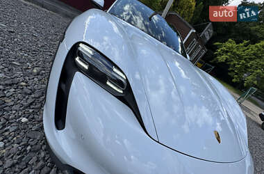 Седан Porsche Taycan 2021 в 
