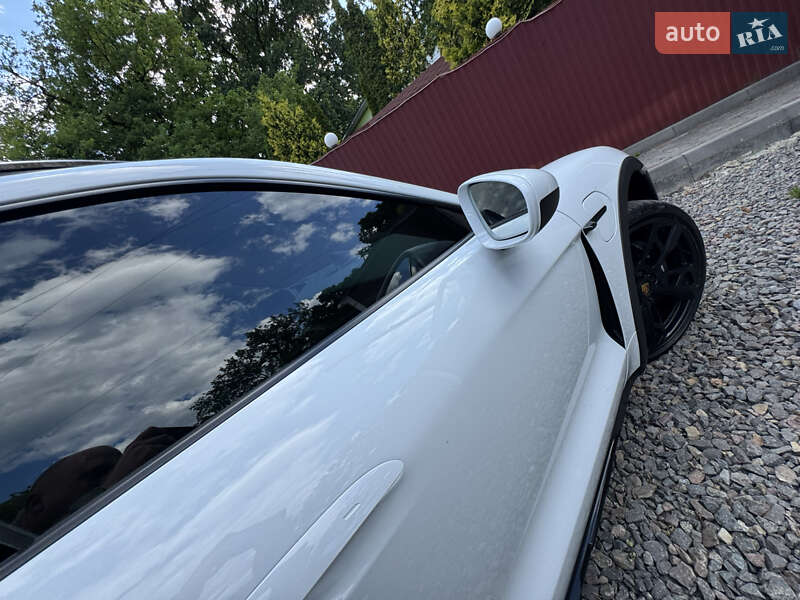 Седан Porsche Taycan 2021 в Трускавце