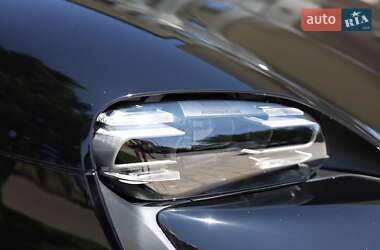 Седан Porsche Taycan 2023 в 