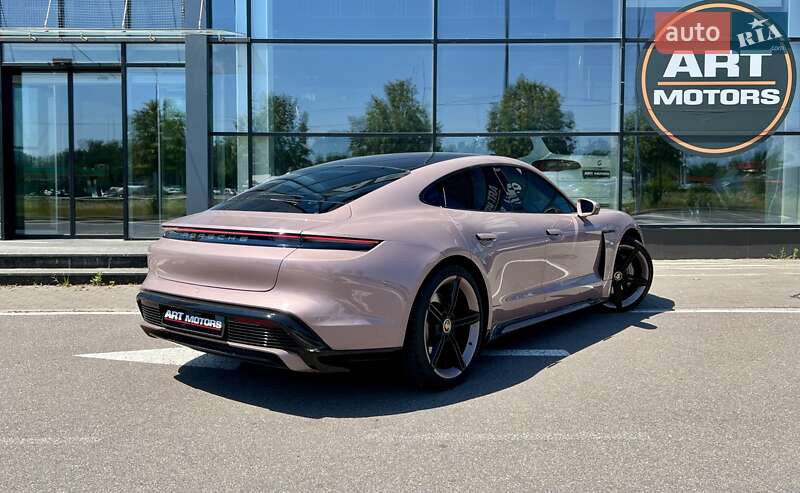 Седан Porsche Taycan 2020 в Киеве