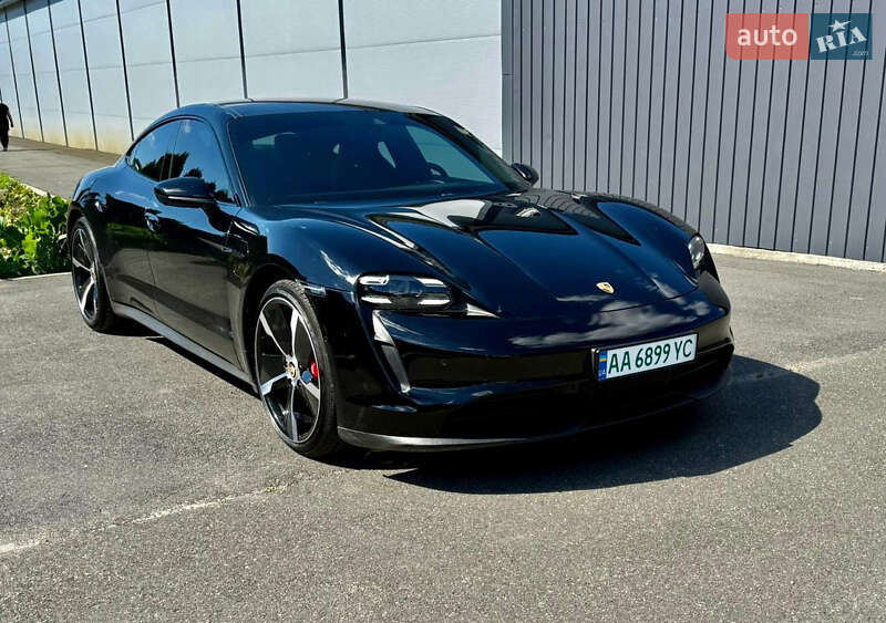 Седан Porsche Taycan 2020 в Києві