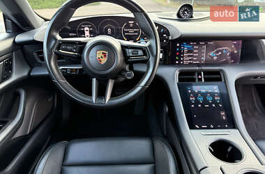 Седан Porsche Taycan 2021 в 