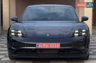 Седан Porsche Taycan 2020 в 