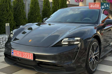 Седан Porsche Taycan 2020 в 