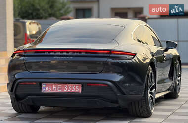 Седан Porsche Taycan 2020 в 