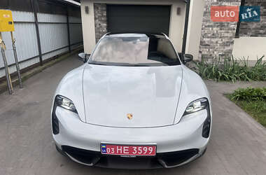 Седан Porsche Taycan 2024 в 