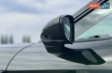 Седан Porsche Taycan 2024 в 