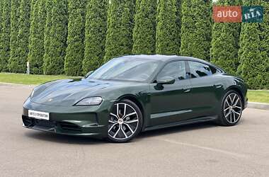 Седан Porsche Taycan 2024 в Киеве